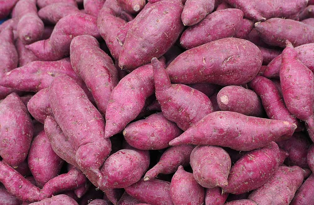 The white sweet potato has a purple inside and the purple sweet potato has  a white inside. : r/mildlyinteresting