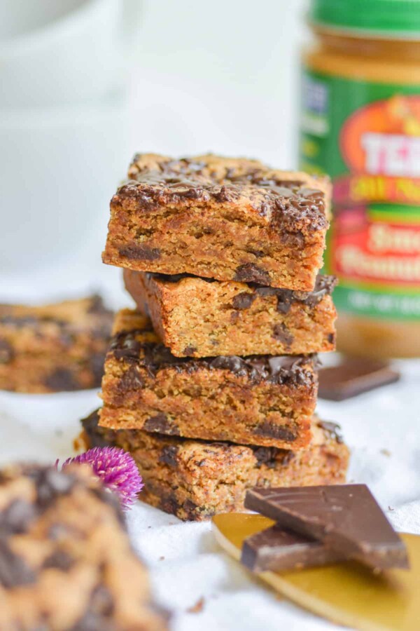 peanut butter blondies