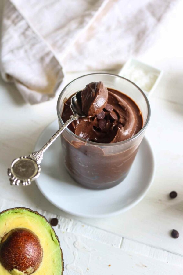 avocado chocolate mousse vegan