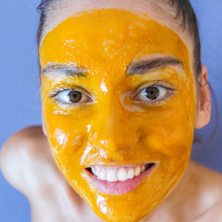Turmeric Mask Benefits for Healthy Skin (10 DIY Recipes)
